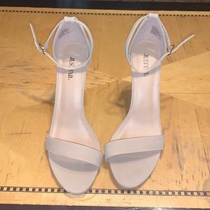 NWOT JustFab Makemba Heeled Sandals